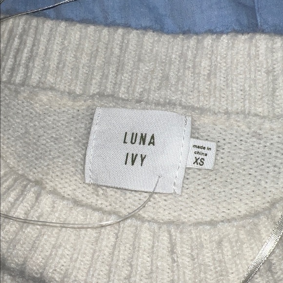 NWT Luna Ivy Bow Sweater - Picture 2 of 9